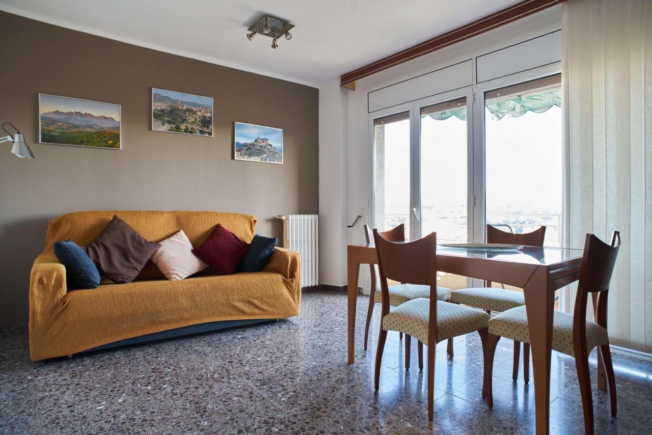 Manresa Apartamentos Turisticos Exterior photo
